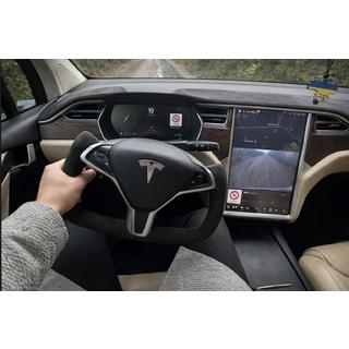 Ratt i roderdesign (Alcantara, med värme) Tesla Model X 2015– foto 1