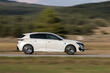 Test av den kompakta eldrivna halvkombin Peugeot e-308 foto 3