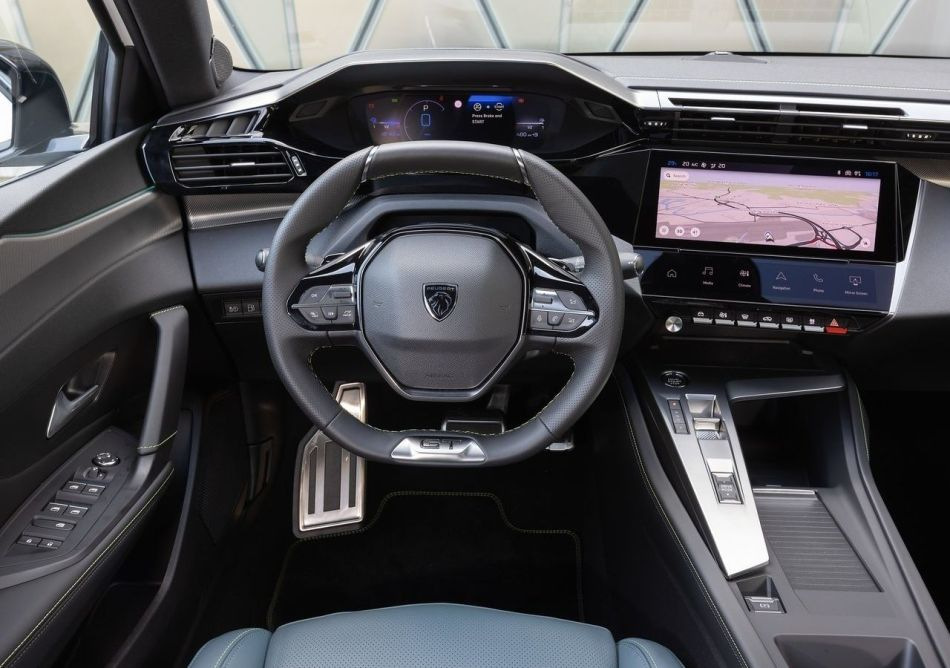 Test av den kompakta eldrivna halvkombin Peugeot e-308