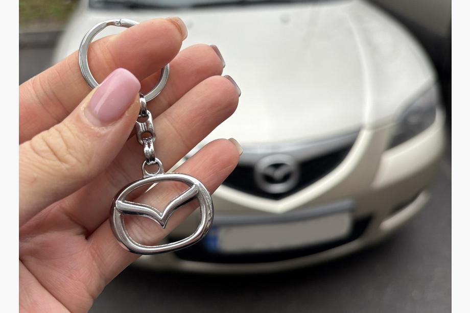 Mazda Nyckelring i metall med Mazda-logotyp Image