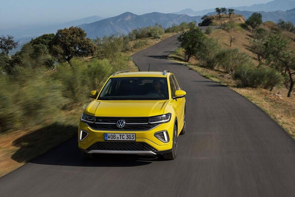 Test av uppdaterade subkompakta crossovern Volkswagen T-Cross