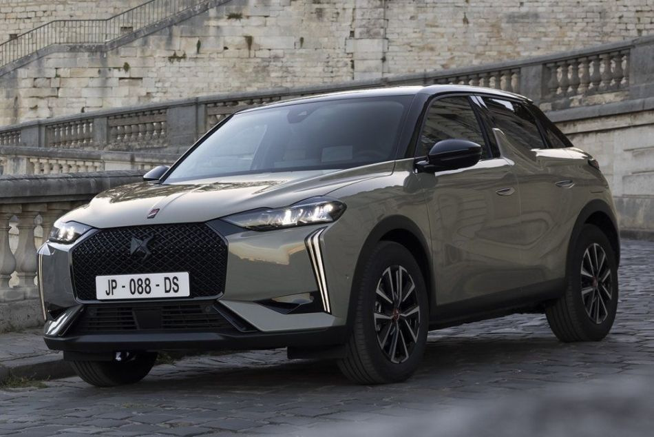 Test av den uppdaterade kompakta crossovern DS 3