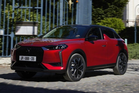 Test av den uppdaterade kompakta crossovern DS 3