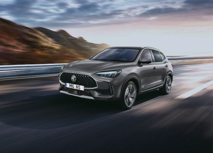 Test av den uppdaterade MG HS-crossovern
