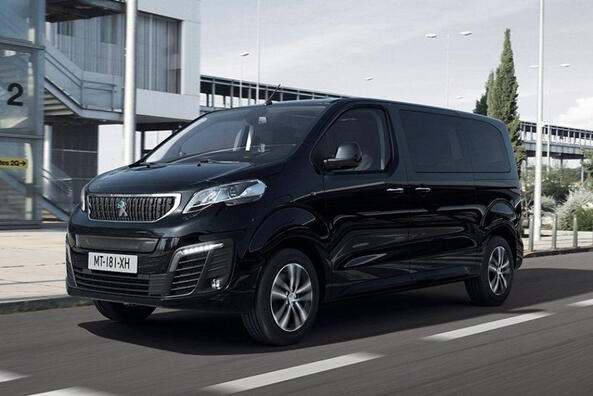 Test av den elektriska minibussen Peugeot e-Traveller