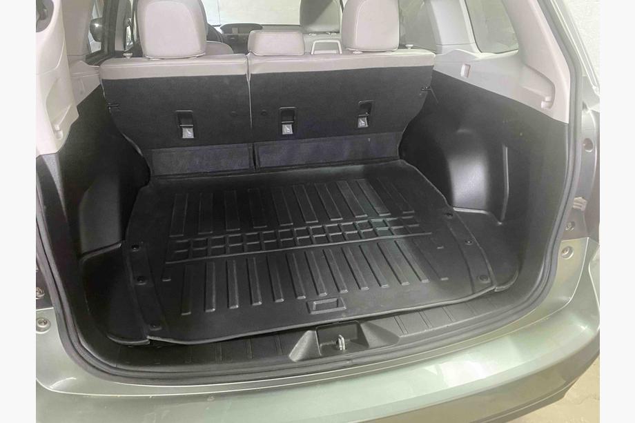 Subaru Forester 2013–2018 3D bagagerumsmatta (Stingray) Image
