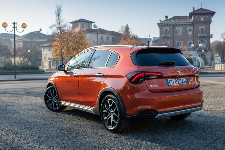 Test av crossover-hatchbacken Fiat Tipo Cross