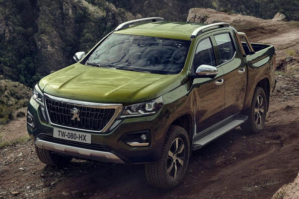 Test av fyrhjulsdrivna pickupen Peugeot Landtrek Foto 1