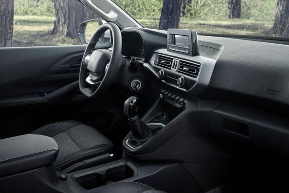 Test av fyrhjulsdrivna pickupen Peugeot Landtrek Foto 5