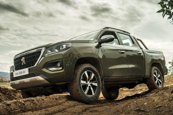 Test av fyrhjulsdrivna pickupen Peugeot Landtrek Foto 2