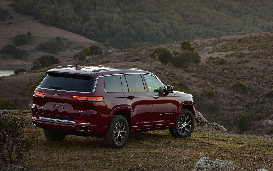 Test av Jeep Grand Cherokee L: lyx och kraft