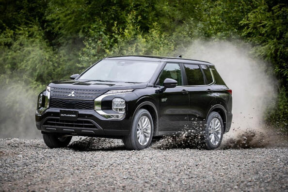 Test av Mitsubishi Outlander: en kombination av elegans och komfort