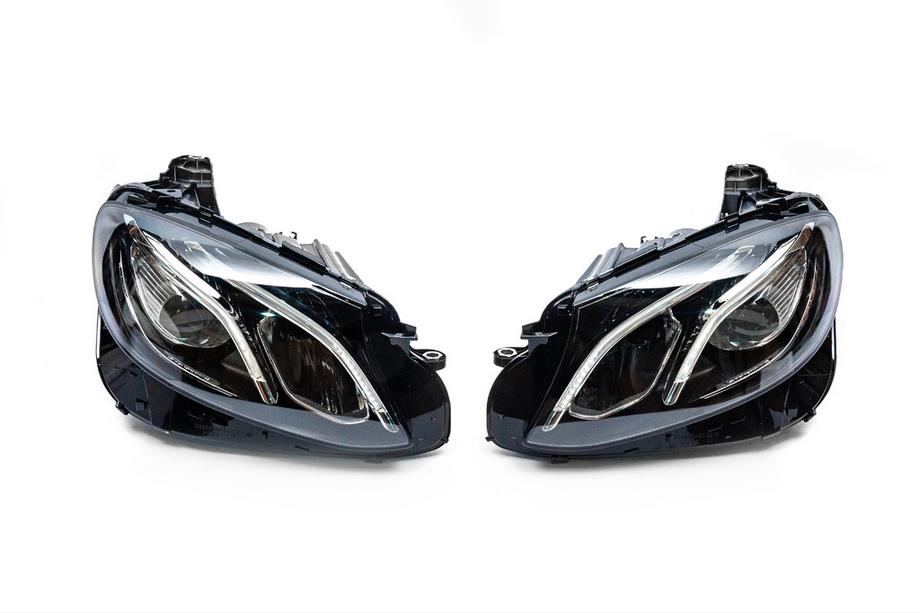 Mercedes E-klass W213 2016–2023 OEM strålkastare fram 2016-2020 (2 st, utan styrenheter, LED) Image