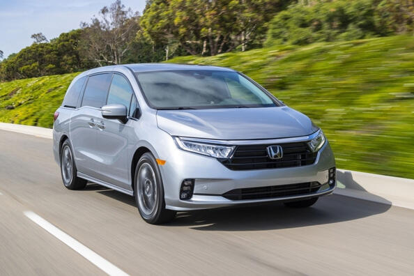 Honda Odyssey: familjeminivan med unika egenskaper