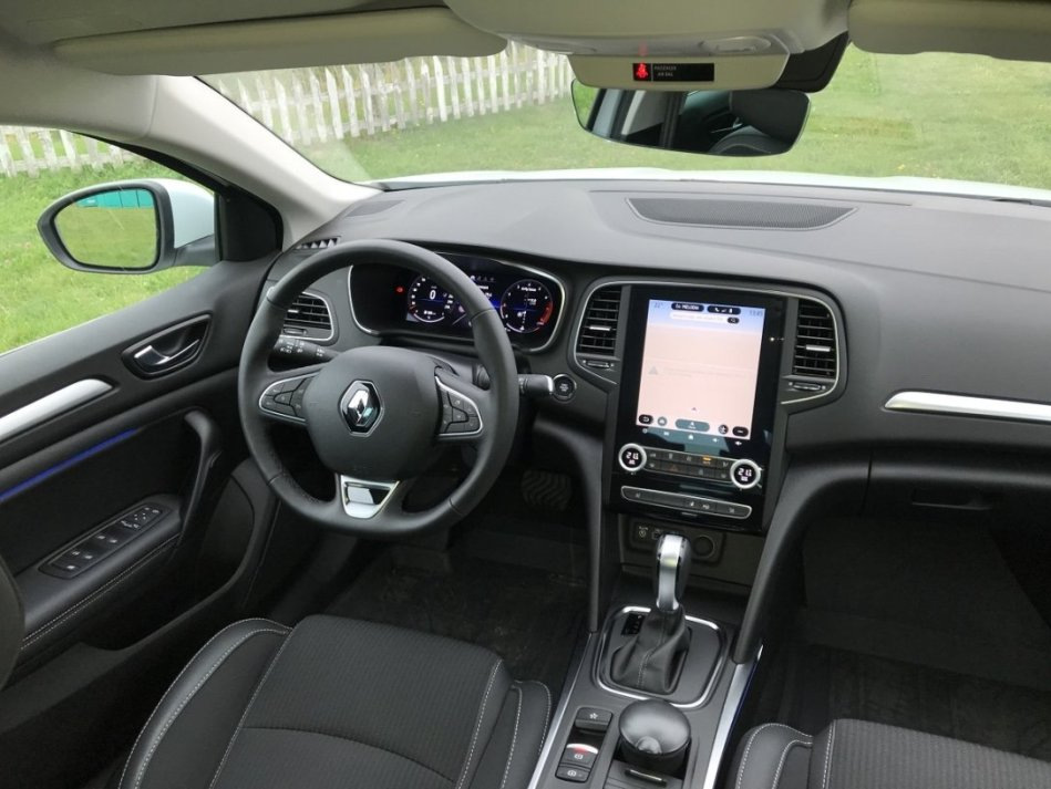 Test av uppdaterade Renault Megane Sedan, 4:e generationen
