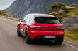 Uppdaterad fyrhjulsdriven crossover Porsche Macan foto 4