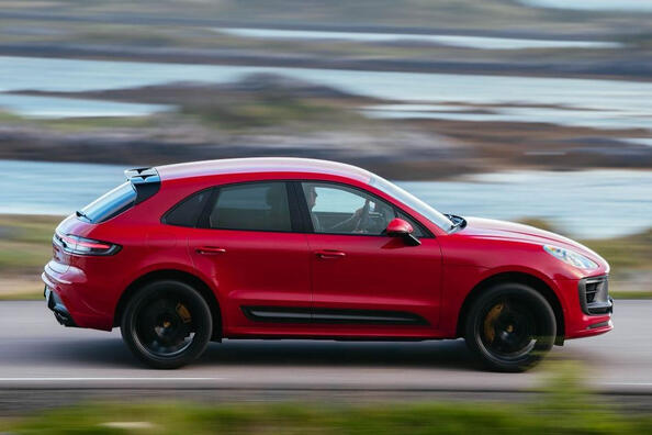 Uppdaterad fyrhjulsdriven crossover Porsche Macan
