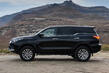 Toyota Fortuner: förkroppsligandet av en modern SUV foto 2