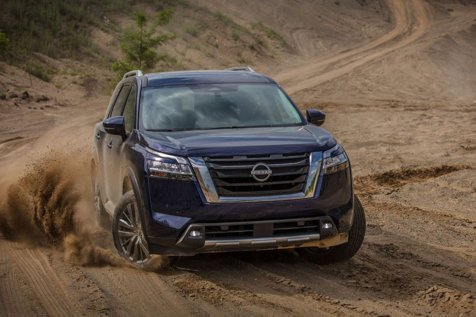 Recension av femte generationens SUV Nissan Pathfinder