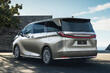 Test av premium-minivanen Lexus LM i andra generationen foto 3