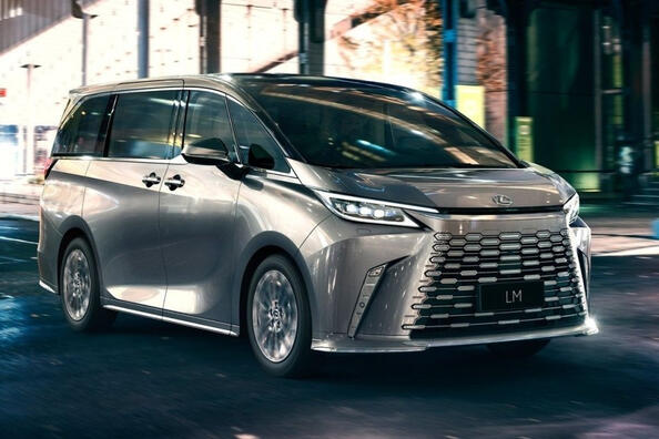 Test av premium-minivanen Lexus LM i andra generationen