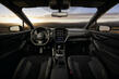 Femte generationen av sport-sedanen Subaru WRX foto 5
