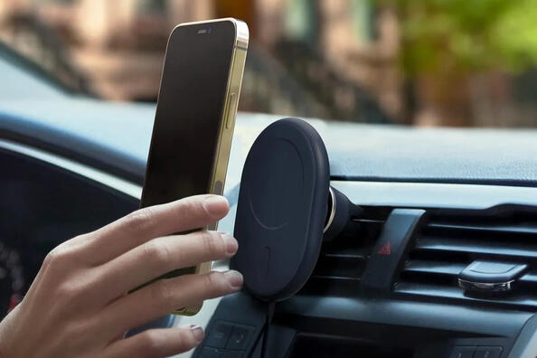 Så väljer du en mobilhållare: guide för bilägaren