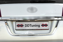 Toyota Land Cruiser 200 2007–2021 OEM list ovanför registreringsskylt (2016+) foto 3
