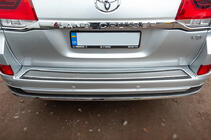 Toyota Land Cruiser 200 2007–2021 OEM list ovanför registreringsskylt (2016+) foto 5