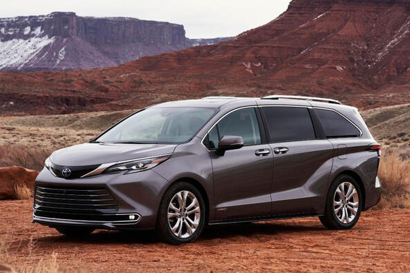 Recension av fjärde generationens Toyota Sienna-minivan