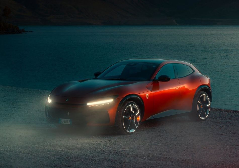 Test av den sportiga fyrhjulsdrivna crossovern Ferrari Purosangue