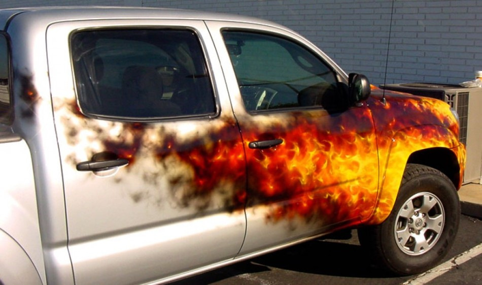 Foliering eller airbrush på bilen: Vad är bäst?