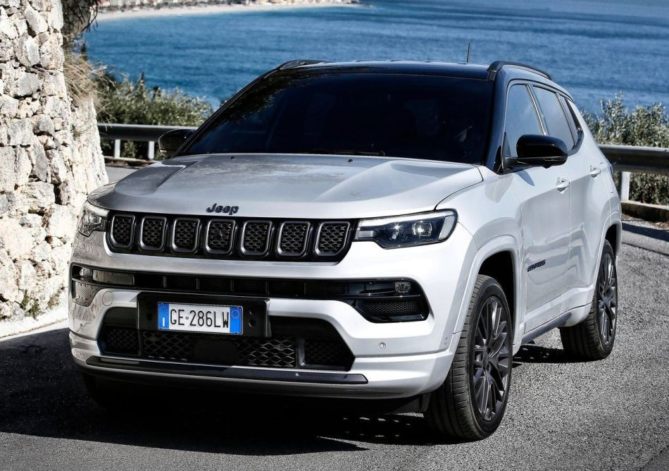 Test av den uppdaterade Jeep Compass-crossovern i andra generationen