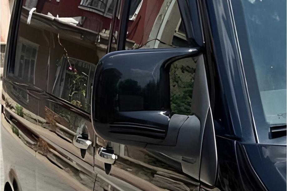 Volkswagen T5 Caravelle 2004–2010 Spegelskåpor RLine-Look (2 st) Image