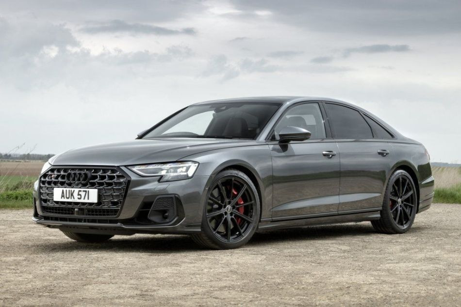 Uppdaterad sportssedan Audi S8