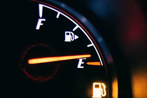 Därför bör du inte köra med halvtom tank
