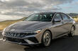 Test av uppdaterade sjunde generationens Hyundai Elantra foto 2