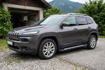 Jeep Cherokee KL 2013– Sidosteg Vision New Black (2 st, aluminium) foto 1