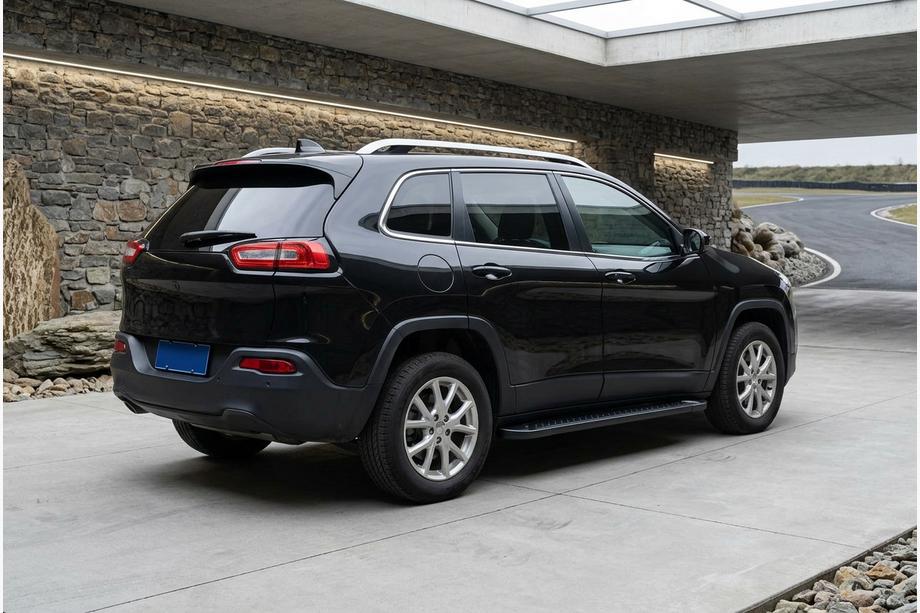 Jeep Cherokee KL 2013– Sidosteg Allmond Black (2 st, aluminium) Image