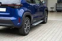Toyota Yaris/Yaris Cross (XP210) 2020– Sidosteg Vision New Grey (2 st, aluminium) foto 1