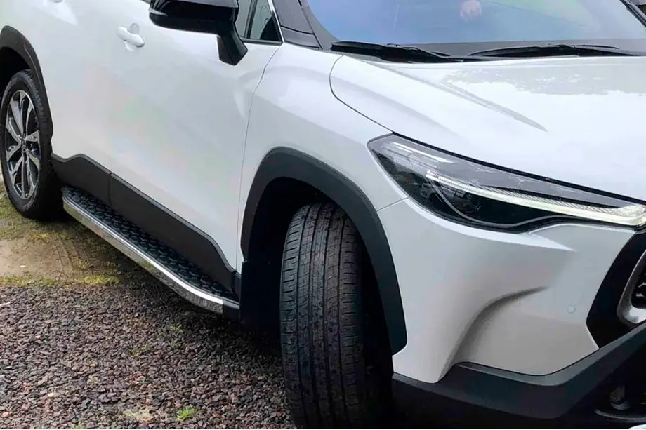 Toyota Corolla Cross 2020– Sidosteg BlackLine (2 st, aluminium) Image
