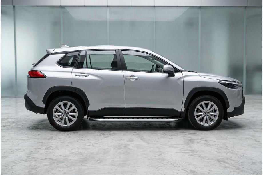Toyota Corolla Cross 2020– Sidosteg Fullmond (2 st, aluminium) Image