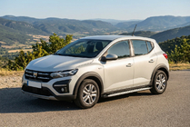 Dacia Sandero 2021– Sidosteg Shining V1 (2 st, aluminium) foto 1