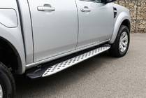 Mazda BT-50 2007–2012 Sidosteg Shining V1 (2 st, aluminium) foto 1