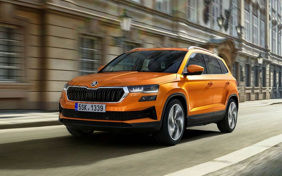 Skoda Karoq: uppdaterad crossover för stad och familj
