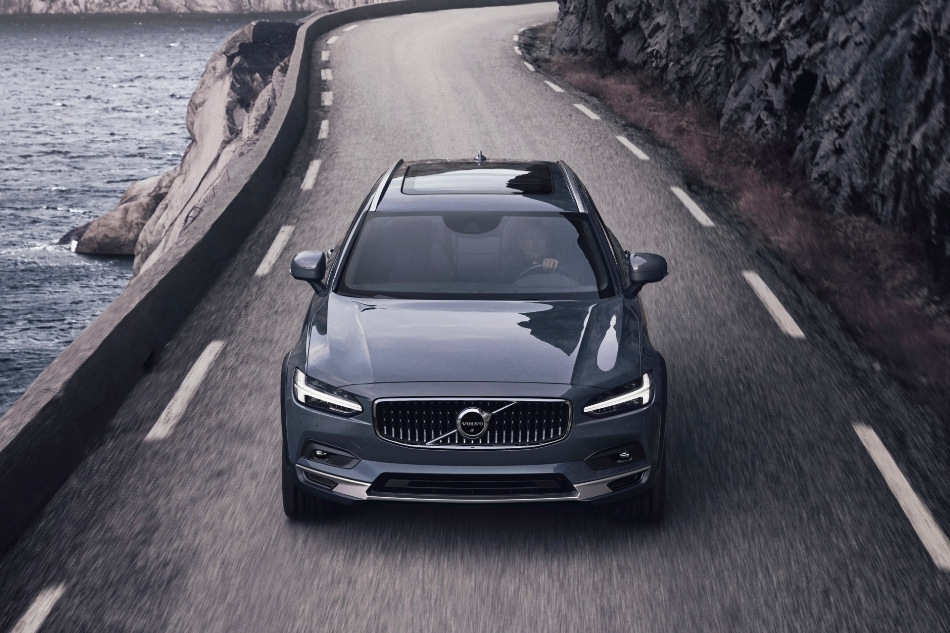Volvo V90 Cross Country: test av en terränganpassad kombi