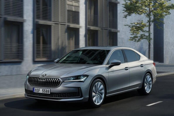 Skoda Superb: översikt av modellens fjärde generation
