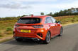 Test av den uppdaterade KIA Ceed-halvkombin foto 4