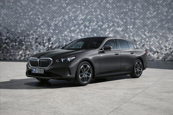 BMW 5 Series: business-sedan i ny generation