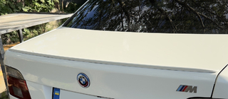 BMW 5-serie E39 1996–2003 Jubileumsemblem 78 mm (bak) foto 3